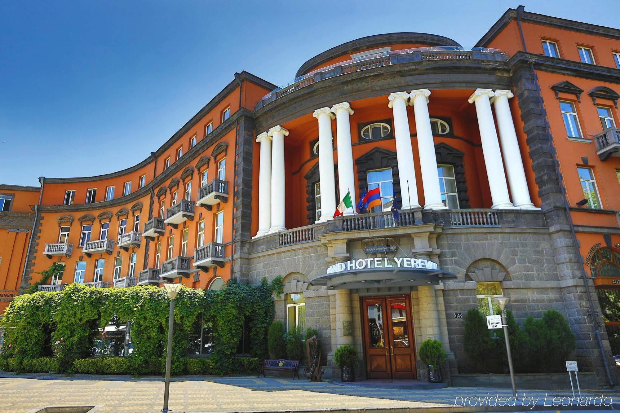 Grand Hotel Yerevan - Small Luxury Hotels Of The World Exterior foto